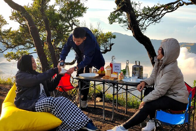 1 Day - Bromo Sunrise Romantic Breakfast // 00.30 - 13.00 - Love Hill and Widodaren’s unusual shapes