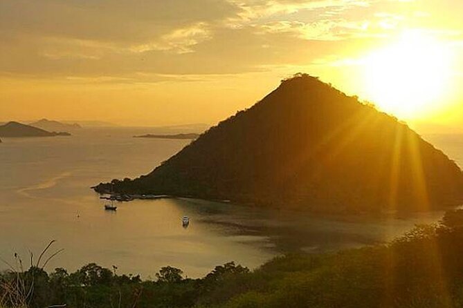 1 Day Labuan Bajo Cunca Wulang, Rangko cave & Sylvia Hills - Rangko Cave: the day’s most unusual swim