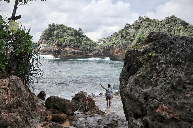1 Day - Malang Beaches and Island Hopping // 06:30 - 17:30 - Sendiki Beach, your first hour by the sea