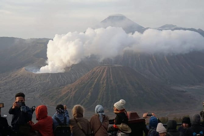 1 Day Mount Bromo Sharing Tour Package from Malang - The shared group and driver experience