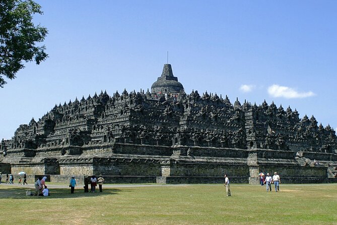 1 Day Yogyakarta tour ( Borobudur temple, Merapi Lava Tour, Prambanan Temple) - Who should book this day trip