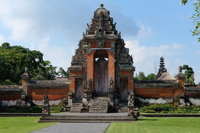 2-Day Private Sightseeing Tour of Bali with Hotel Pickup - Guides, vehicles, and the value of private service