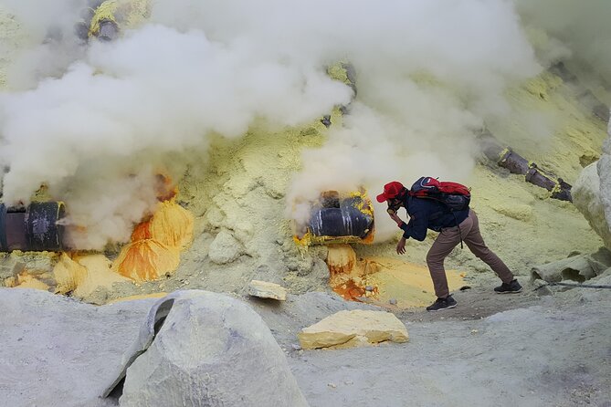 2 Days - Bromo Ijen Bali Ultimate Tour // D1 01.00 - D2 14.00 - A short Bondowoso night and basic hotel conditions
