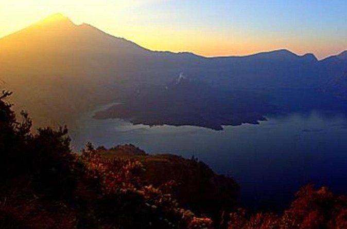 2D-1N Hiking Rinjani To Rim Senaru - Dewa Trekking - Fitness, clothing, and the parts you should not skip