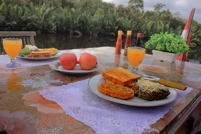 2Ns Orangutan Kelotok Tour in Tanjung Puting Kalimantan - Borneo - Food, guides, and the practical value of the package