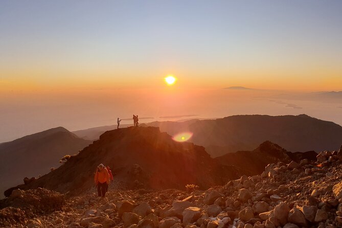 3 Days Mount Rinjani Complete Tour @All In One Price - Day 4: The five-hour descent to Senaru