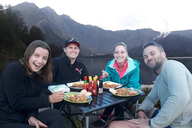 3D/2N Rinjani trekking summit,lake and hot springs. - What the $250 price really covers
