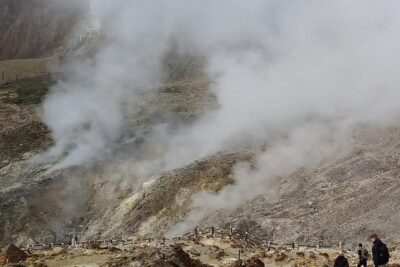 3D2N trip kawah putih-papandayan vulcan-nagavillage-green canyon