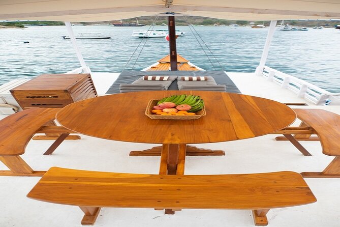 3Days Komodo Tour By Private Boat for 4 pax - Day two: Padar’s famous viewpoint and Komodo dragons