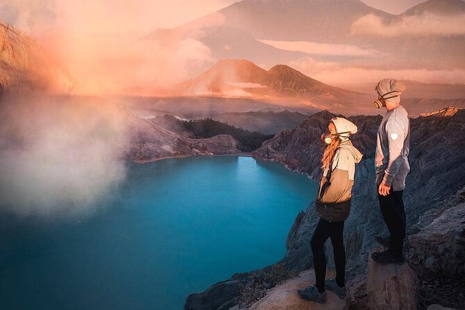 4-Day Tour: Mt Bromo & Ijen, Tumpak Sewu & Madakaripura falls - Four East Java sights packed into one route