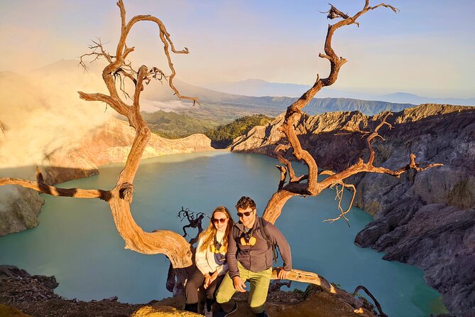 4D3N Ijen Crater,Papuma Beach, Tumpak Sewu Waterfal & Mount Bromo - Who will get the most from this private circuit