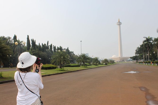 6 Hours Jakarta Private City Tour - (Must Visit Places) - Indonesian lunch, snacks, and what the $65 covers