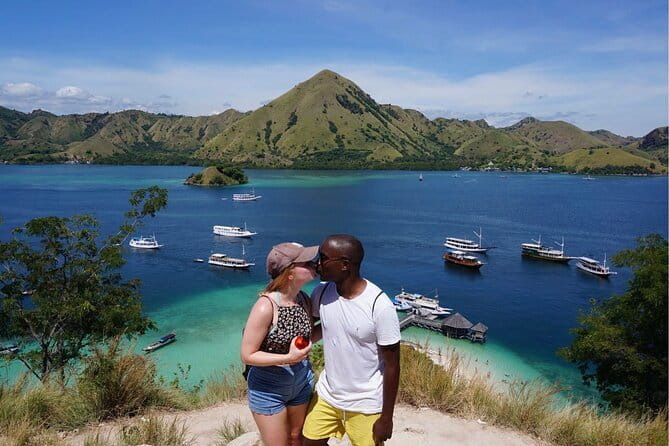 6Day Private Culture Tour in Flores - The guides, vehicle, and private-tour advantage