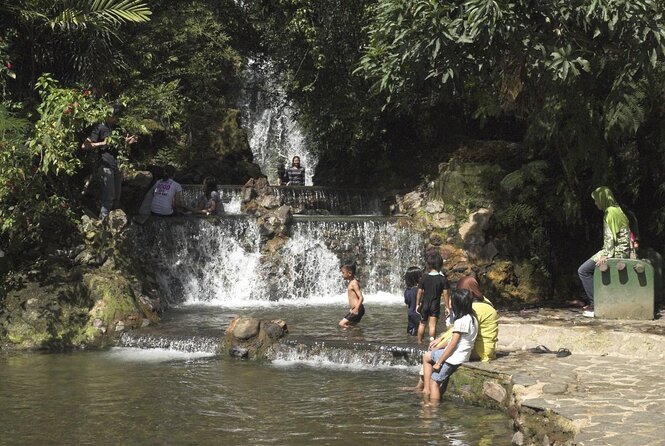 Active Volcano, Rice Field, Hot Spring, Fruit market, Tea Plantation with Lunch - Why this Jakarta day trip works