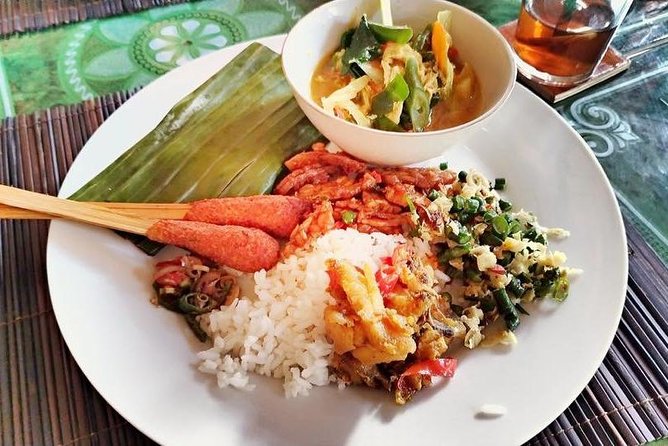 Afternoon Cooking Class & Making Bali Offering with Dinner - Making a Canang Before Making Dinner
