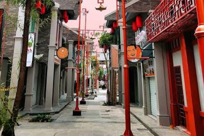 Afternoon Guided Chinatown Tour in Jakarta - Two hours under PIK’s lanterns