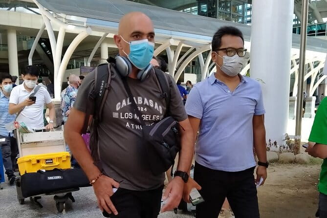 Airport Transfer Check in OR Check out Seminyak Area - The driver experience and what to expect