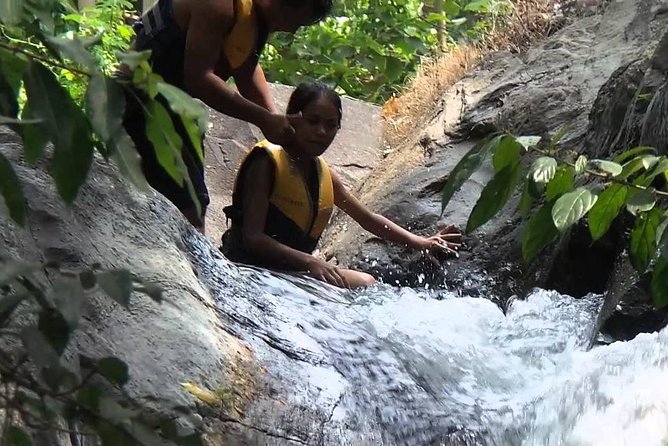 Aling-aling Waterfall tours - Aling-Aling Waterfall: the active first stop