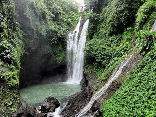 All Inclusive : Jumping Sliding at Aling- Aling Waterfall - Handara Gate - Lunch - Why Aling-Aling makes this more than a sightseeing day