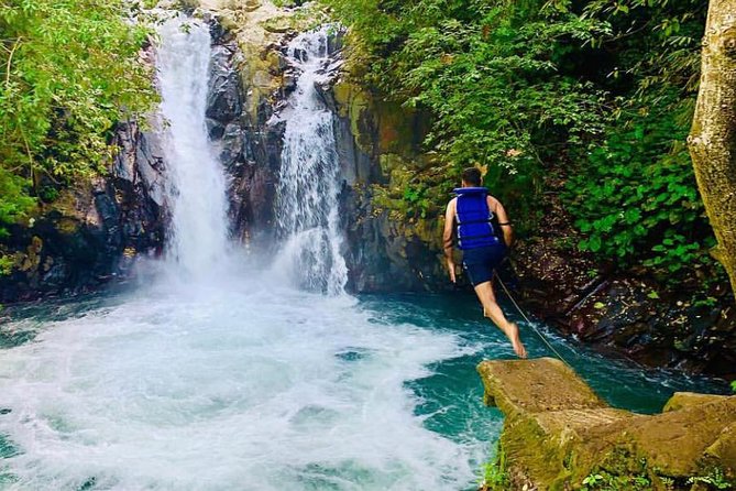 All Inclusive : Jumping Sliding at Aling- Aling Waterfall - Handara Gate - Lunch - What to know before you reserve