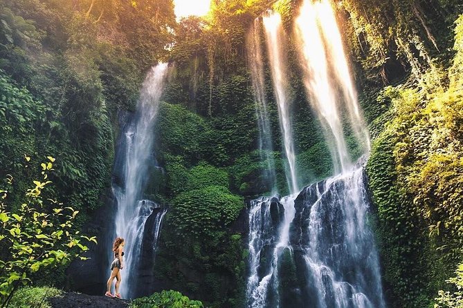 All Inclusive Sekumpul Waterfall Trekking , Handara Gate & Temple - Handara Gate in a 30-minute photo stop