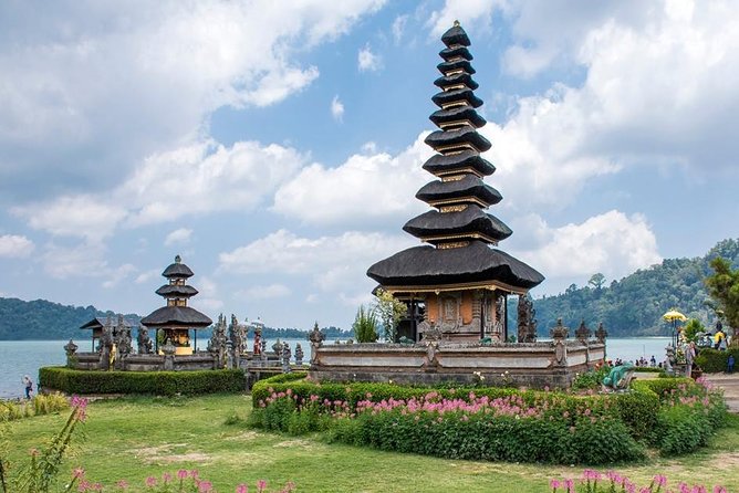 All Inclusive Sekumpul Waterfall Trekking , Handara Gate & Temple - Private transport from south Bali