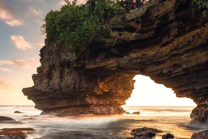 All inclusive Tanah lot & North Bali Tour: Jatiluwih, Ulun Danu - The private vehicle and guide make a difference