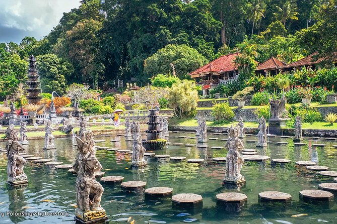 Amazing Private Tour: Lempuyang temple, Tirta gangga, Tukad cepung waterfall - The guide factor and the cultural side