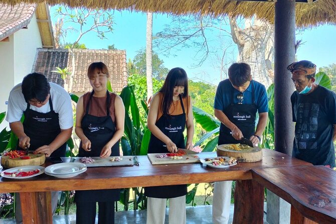 Authentic Balinese Cooking Classes - A cooking class that starts with the market
