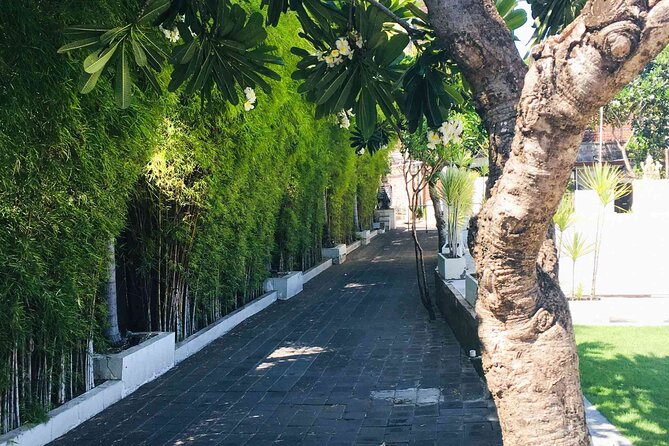 Backlanes and Hidden Sites: A Self-Guided Audio Tour in Seminyak - Pura Petitenget Masceti Temple