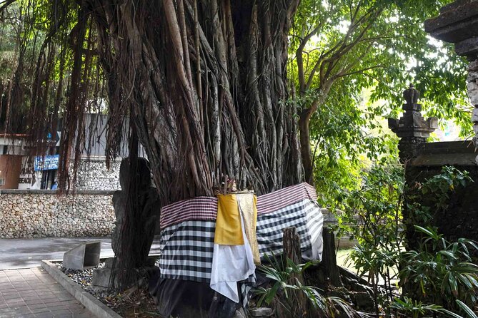 Backlanes and Hidden Sites: A Self-Guided Audio Tour in Seminyak - Ending at Petitenget Beach