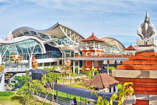 Bali airport transfer check in or check out Ubud area - A clear meeting point, with a backup plan