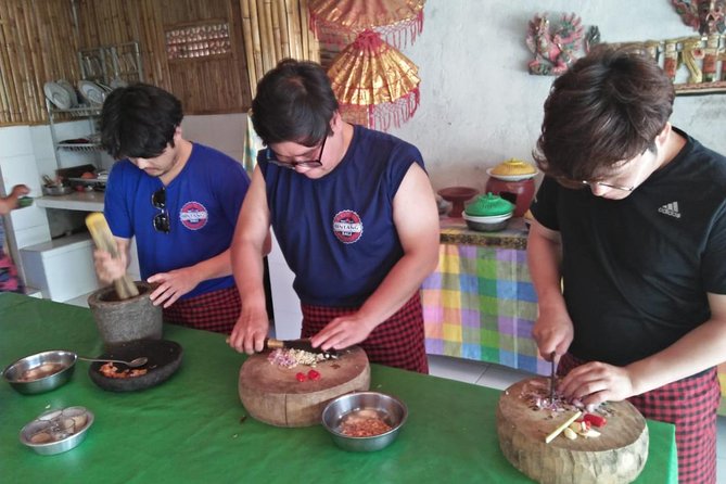 Bali Amazing Cooking Class - Rice fields with a practical local explanation
