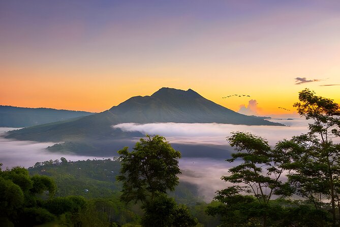 Bali: Barong Dance, Rice Terrace, Volcano, Temple, Waterfall Tour - Batubulan’s Barong and Kris Dance opens the day