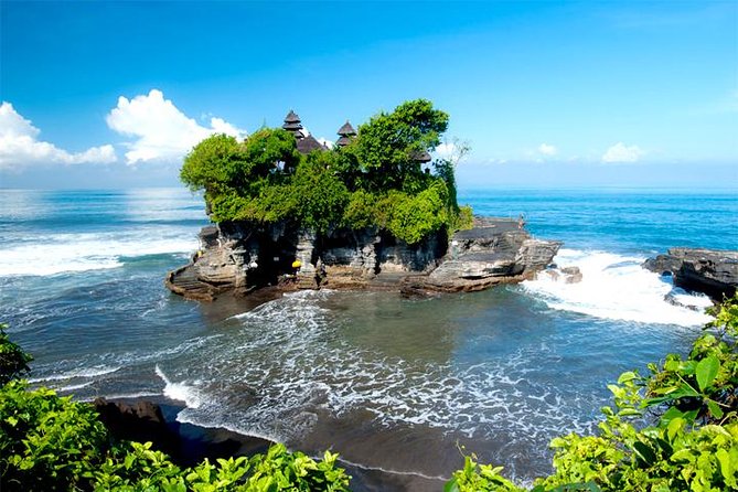 Bali Breathtaking Waterfall Tour - Kanto Lampo Waterfall and Its Rocky Setting