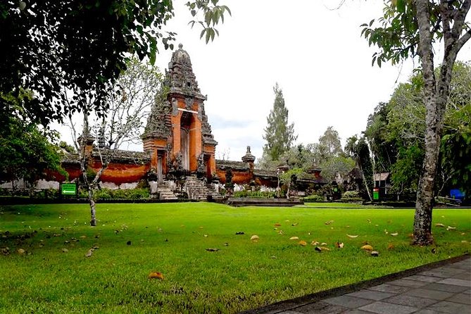 Bali Breathtaking Waterfall Tour - Penglipuran Village and Everyday Balinese Tradition