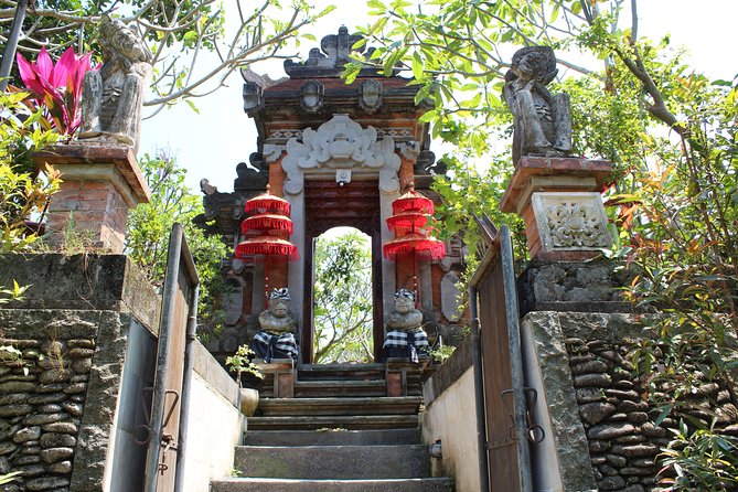 Bali Cooking Class Experience with All Inclusive - Cooking in a Balinese family compound