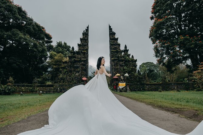 Bali Flying Dress VIP Ubud Photoshoot (Private with Professional Photographer) - The 700-Year-Old Banyan Tree