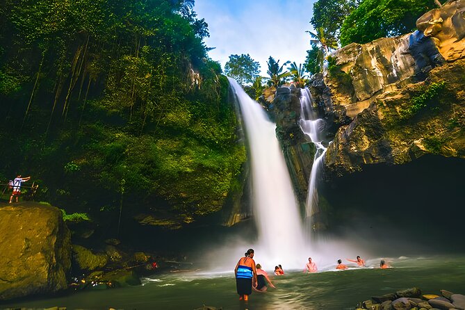 Bali Full-Day Car Charter: Ubud and Kintamani Volcano Trip - Tegenungan Waterfall, Bali’s first scenic stop