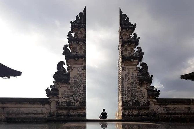 Bali Instagram Tour : Heaven Gate Tour - Tirta Gangga - Tukad Cepung Waterfalls - Lempuyang Temple and the Gates of Heaven