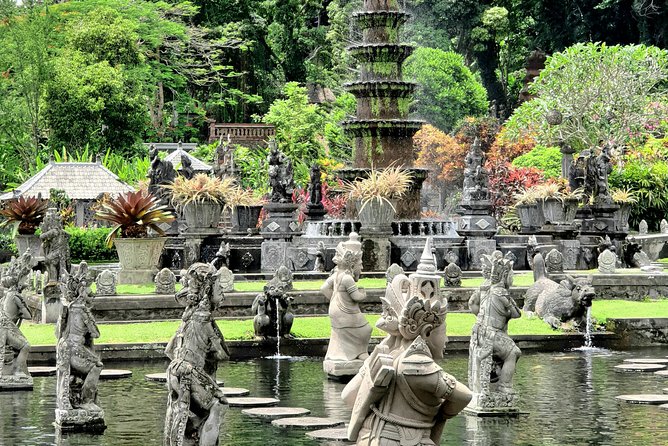 Bali Instagram Tour : Heaven Gate Tour - Tirta Gangga - Tukad Cepung Waterfalls - What the private car adds to a long day