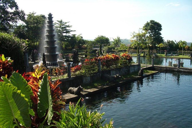 Bali Instagram Tour: The Most Popular Spots ( Private All-Inclusive ) - Walking to Tukad Cepung Waterfall