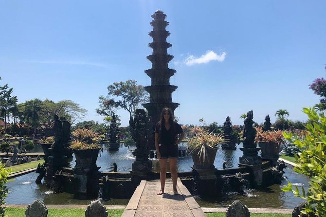 Bali : Instagrams Tour Lempuyang Temple, Tirta Gangga- Tukad Cepung , Tibumana Waterfall - A short visit at Tirta Gangga Water Palace
