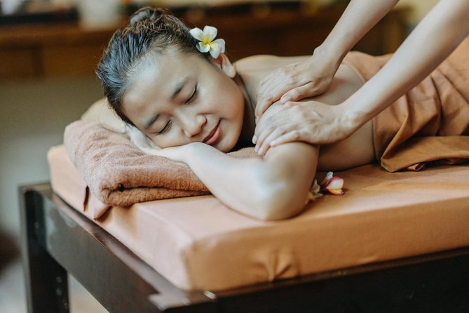 Bali Luxury Spa Massage and flower Bath 2 hour Treatmen - One hour of Balinese massage