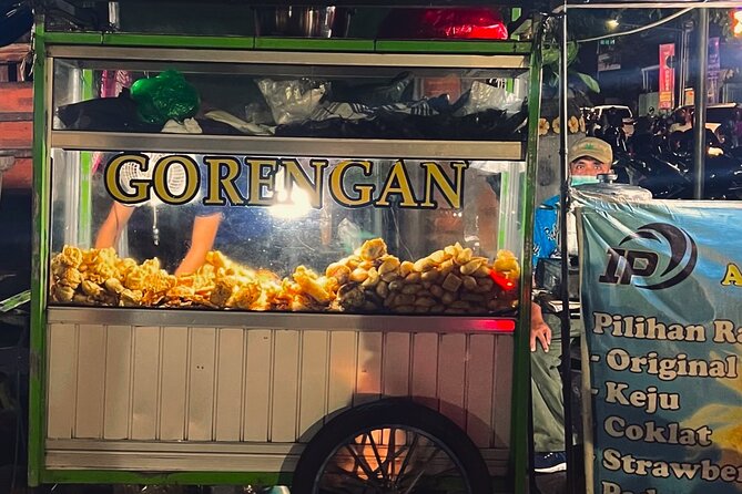Bali Must-Try Food Tour (Denpasar) - Small groups make the walking easier