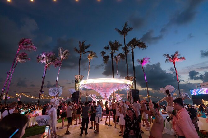 Bali Nightlife Tour: Seminyak & Canggu Bars, Clubs with Transport - Starting with vintage style at Red Carpet Champagne Bar