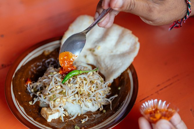 Bali Private Food Walking Tour With Locals: The 10 Tastings - Private guiding: the strongest reason to choose this tour
