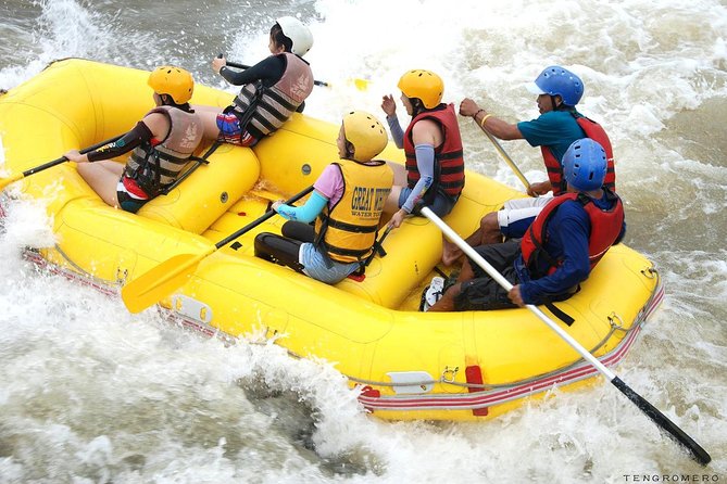 Bali Rafting Ubud with Lunch - The safety briefing and guide-led paddle