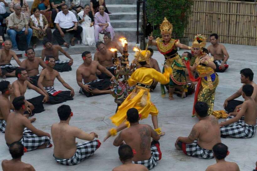 Bali: Tanah Lot Temple Sunset Kecak & Fire Dance Show Ticket - Seating, weather, and practical comfort