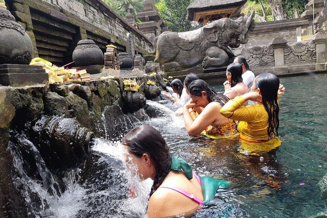 Bali Tour: Ubud Most Popular Place - Ubud market and palace: a short look at royal Bali